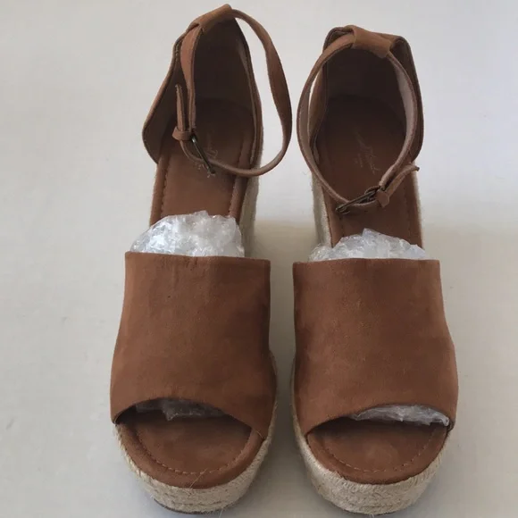 EUC Universal Thread Faux Suede Espadrilles Wedge Cognac Sandals Size 9 - Picture 5 of 12